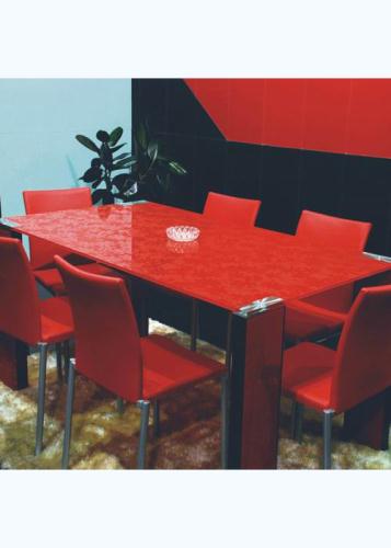 红色玉叶餐桌